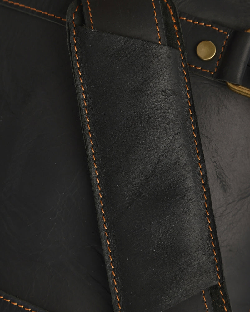 Montague Leder -Duffle